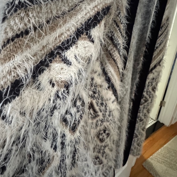 BCBGMaxAzria bohemian print fuzzy sweater cardigan jacket with hood - Picture 6 of 9